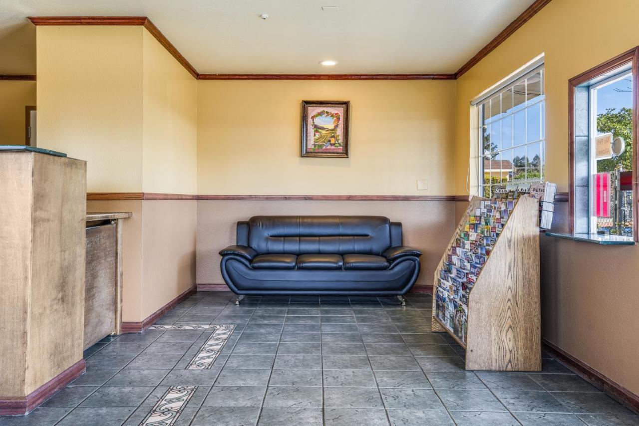 Americas Best Value Inn - Петалума Екстериор снимка