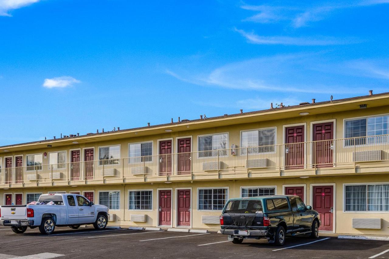 Americas Best Value Inn - Петалума Екстериор снимка