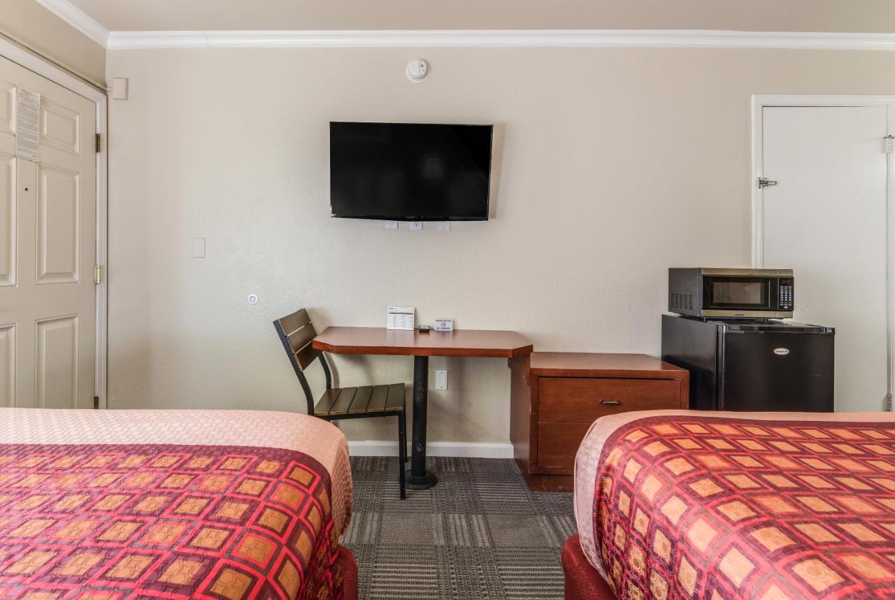 Americas Best Value Inn - Петалума Екстериор снимка
