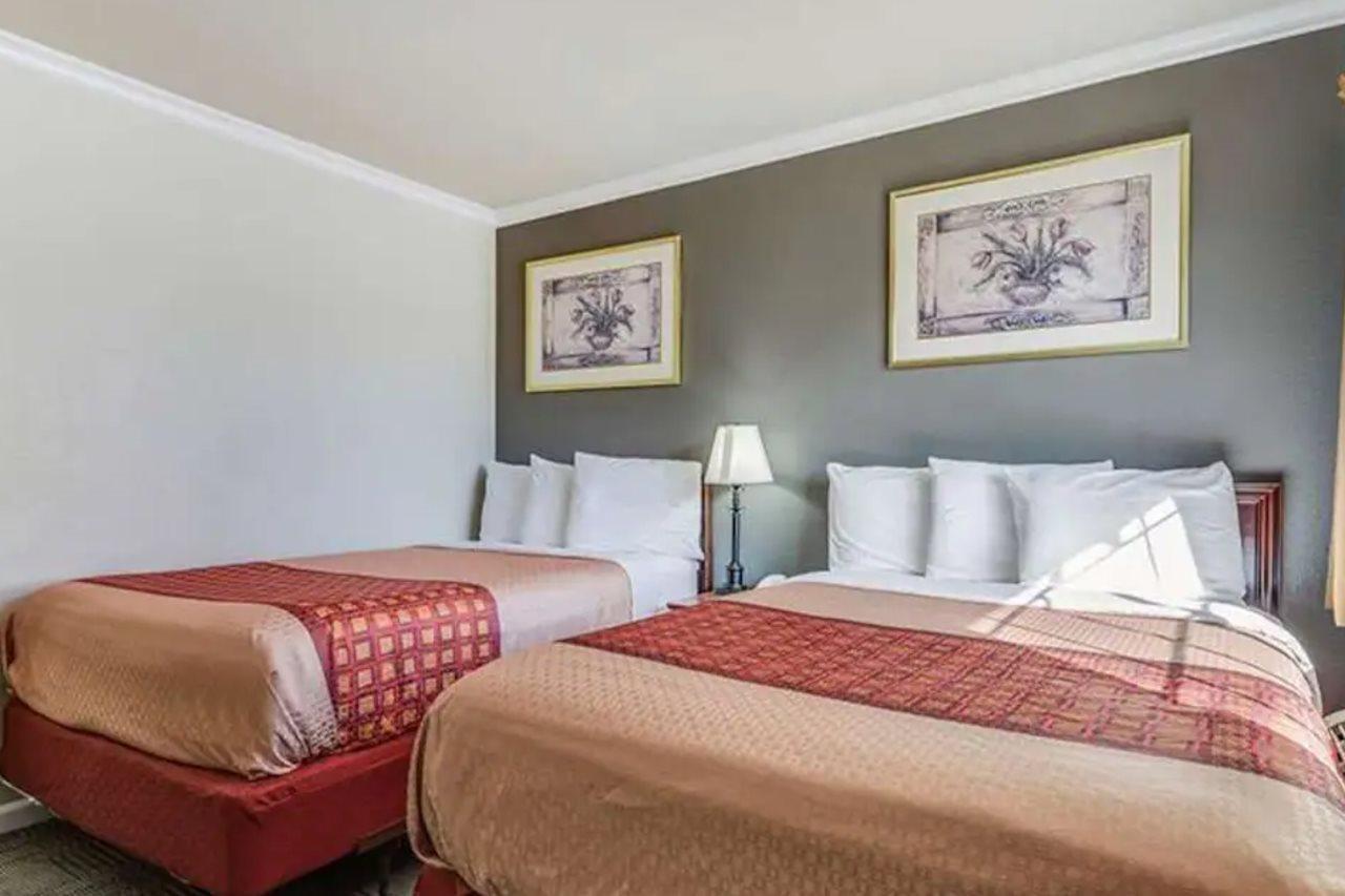 Americas Best Value Inn - Петалума Екстериор снимка